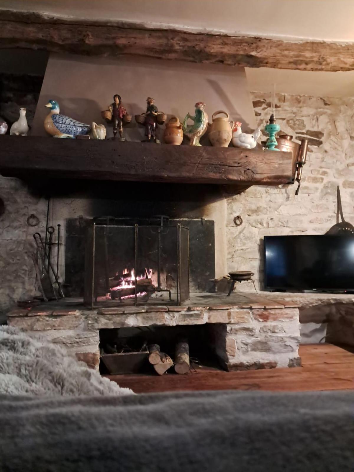 Nabat Le Haut, Chambre Et Table D'Hotes Courniou Eksteriør bilde