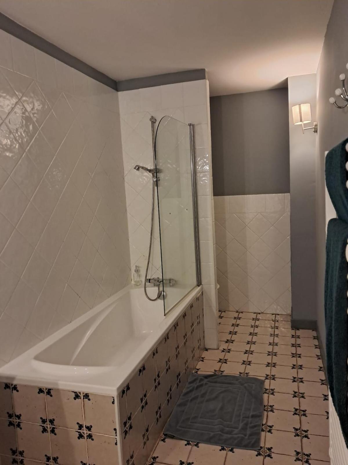 Nabat Le Haut, Chambre Et Table D'Hotes Courniou Eksteriør bilde